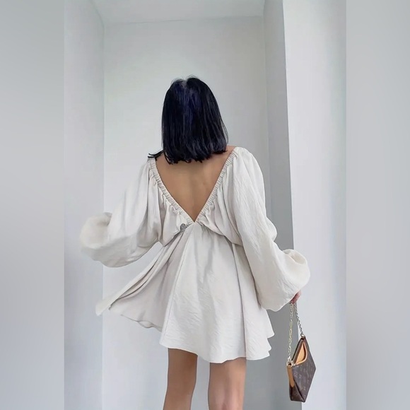 NIP-Plunging Solid Lantern Sleeve Dress - Picture 5 of 5